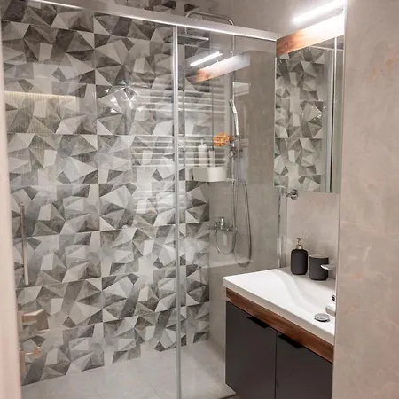 The Circle Point Apartment Larissa