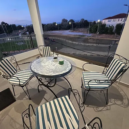 The Circle Point Apartment Larissa