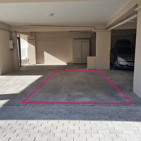 Apartment The Circle Point Larissa